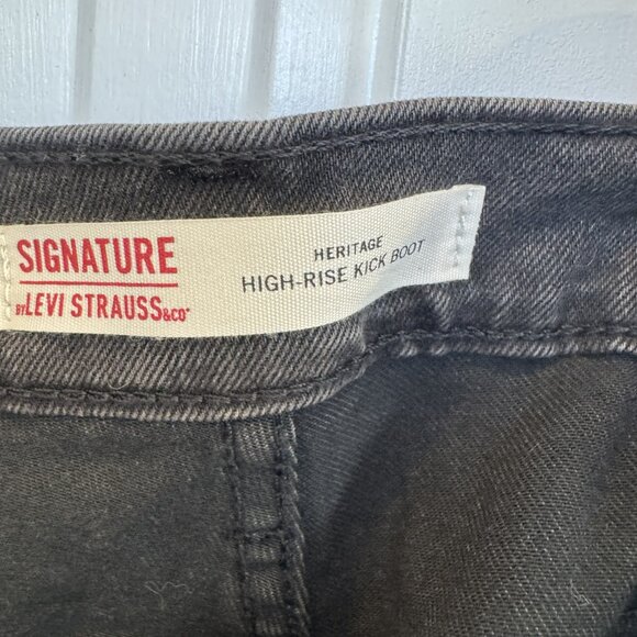 NWT Signature by Levis Size 24 High-Rise Kick Boot Jeans Black Charcoal Wash - Picture 5 of 6